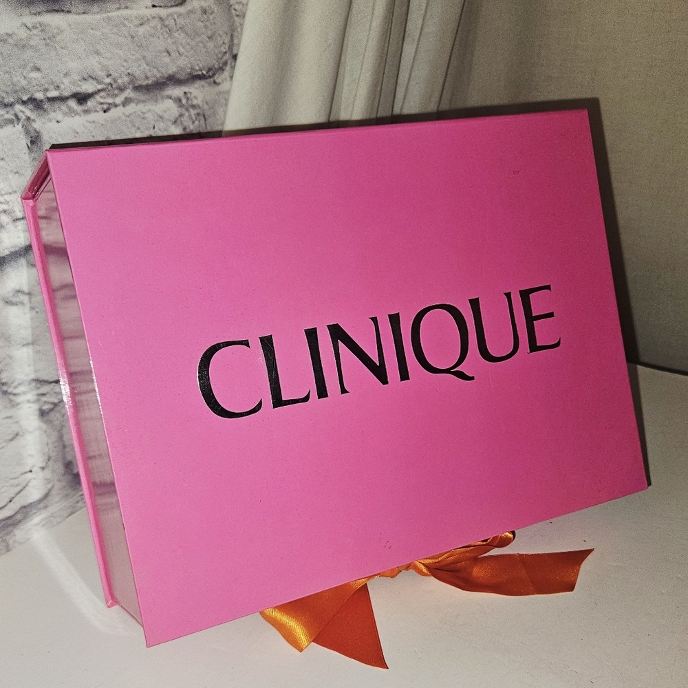 Clinique Makeup Boxed Gift Set RARE - Picture 6 of 6
